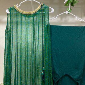 Green chiffon sleeveless maxi.